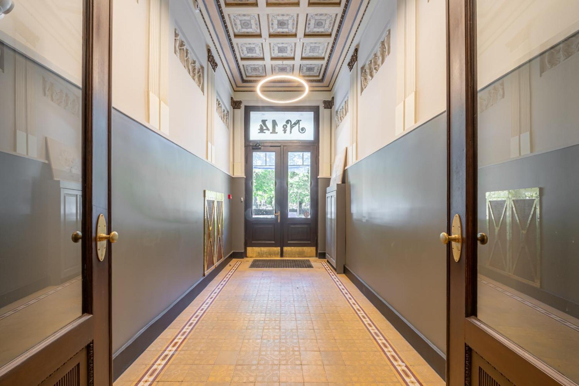 Prestigious Former Library Apartment - Perfect Location Riga Exterior photo