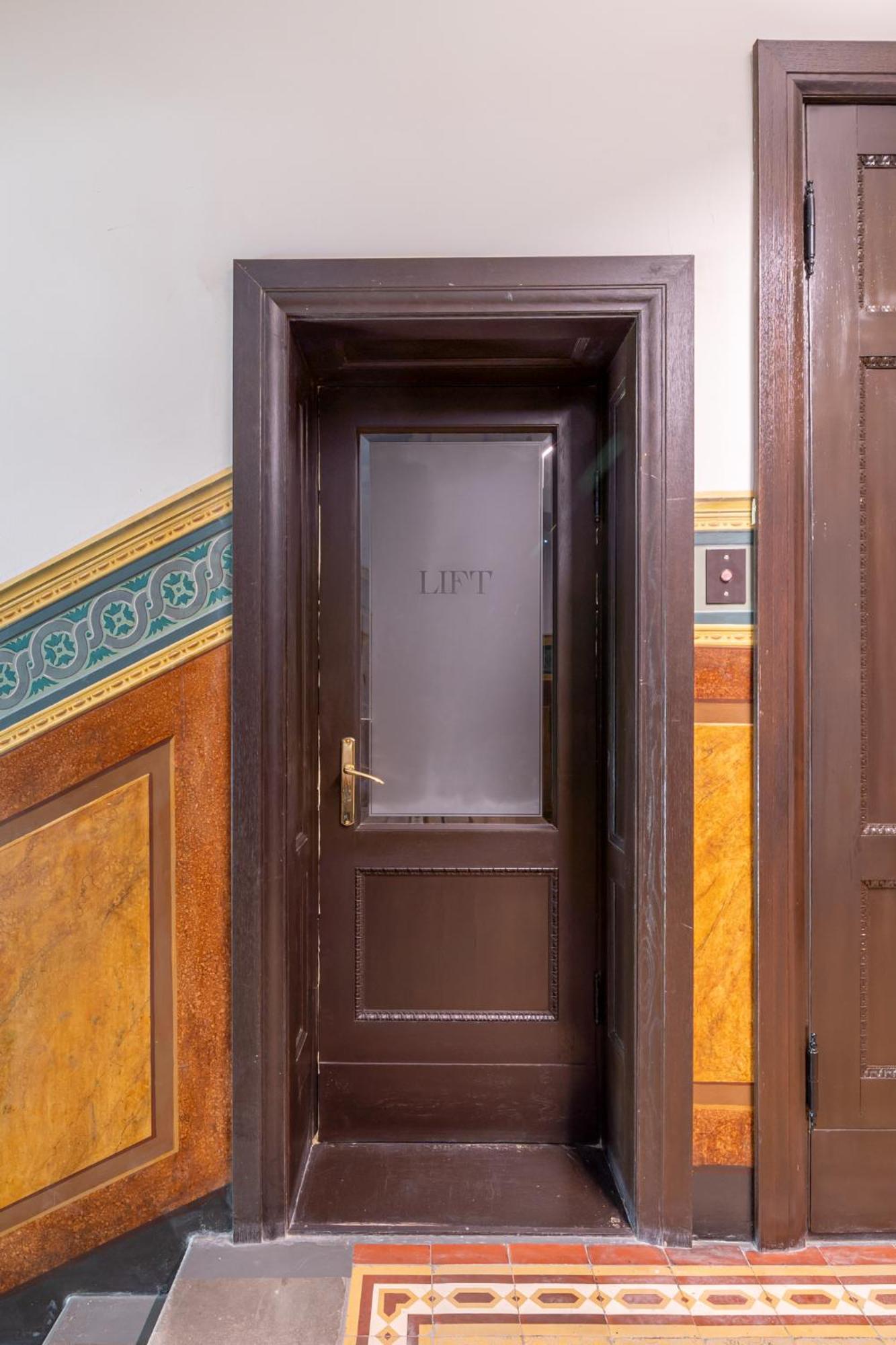 Prestigious Former Library Apartment - Perfect Location Riga Exterior photo